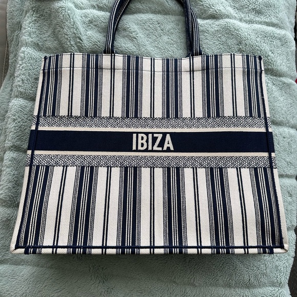 Dior Medium Book Tote - Picture 2 of 3